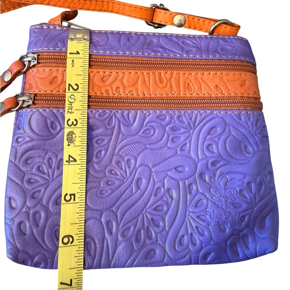 Chiaro Scuro Vera Pelle “Sabina” Italian Leather Purple Embossed Crossbody EUC - Picture 8 of 8